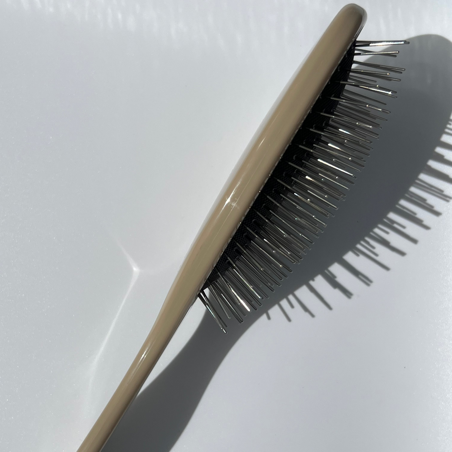 THE MANE BRUSH